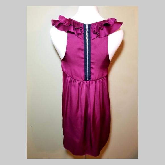 Tramp Tri-Ruffle Sleeveless Blouse - Picture 5 of 8